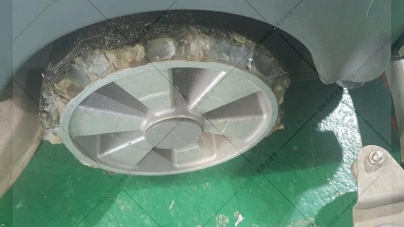 威卓驾驶式洗地机X7更换大轮 (2).jpg