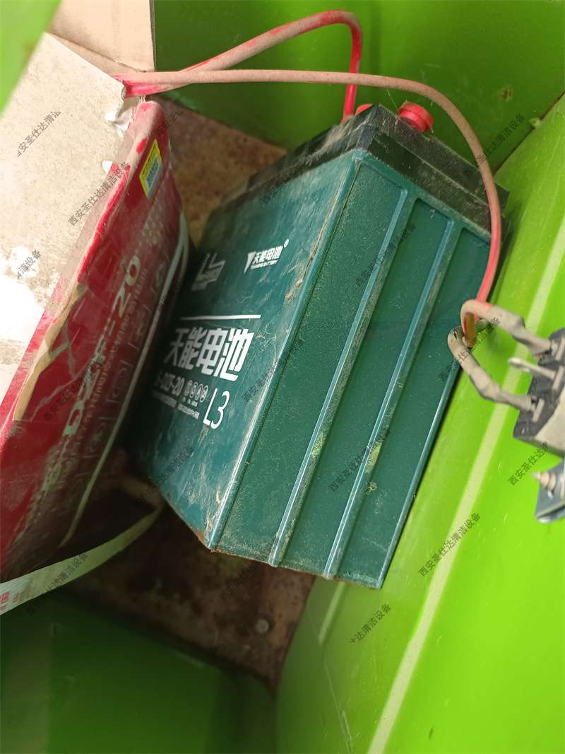 电动三轮洒水车维修04.jpg