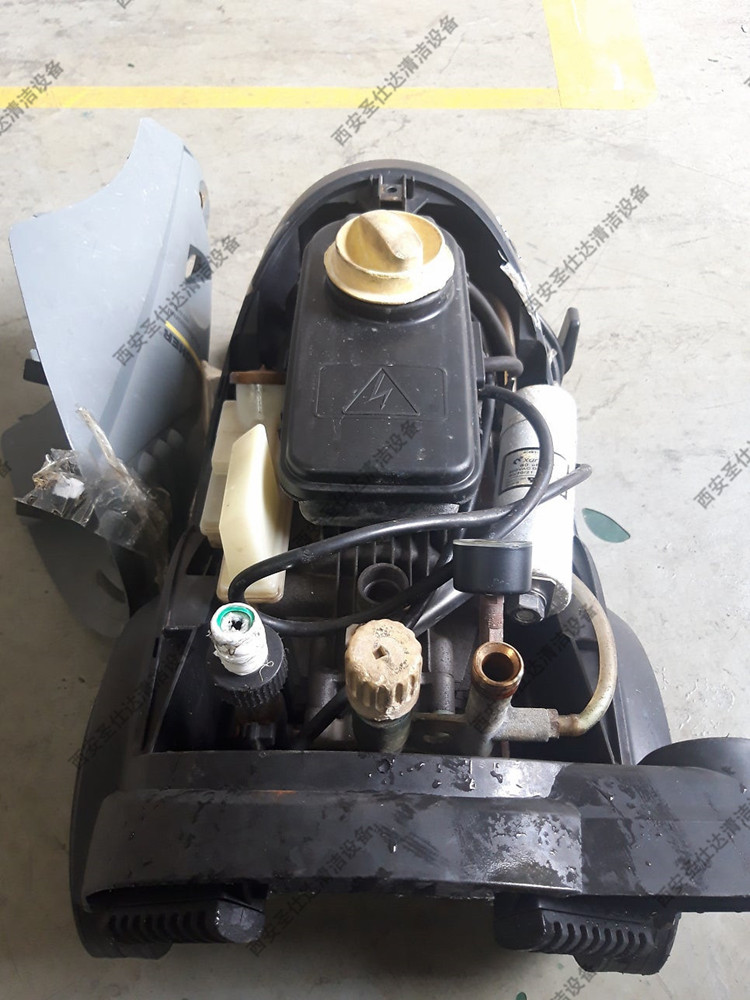 德国凯驰高压清洗机HD6-15C维修更换单向阀 (1).jpg