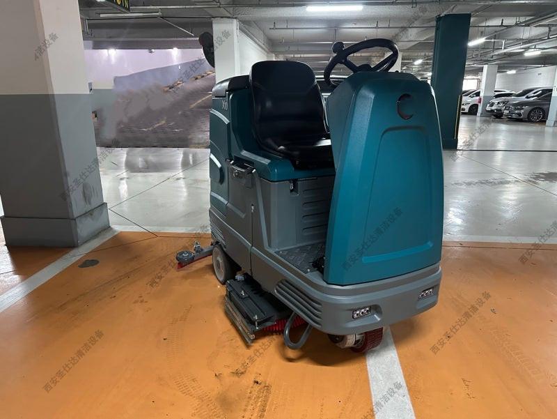 汉中小区停车场驾驶式洗地机 (4).jpg