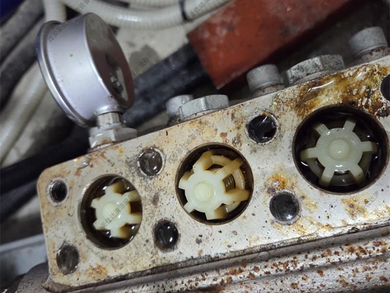 德国品浮PINFL高压柱塞泵更换单向阀 (4).jpg