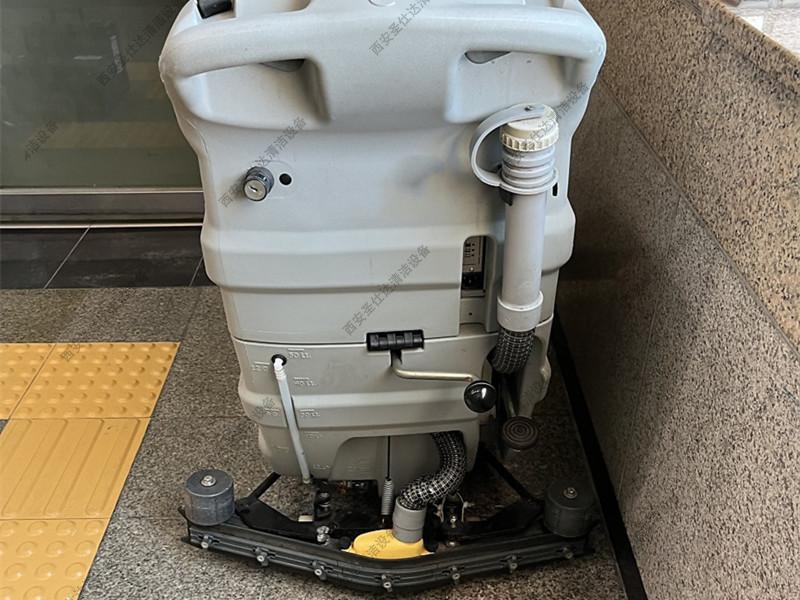 NEW Simpla 50 B 手推式洗地机维修更换吸水电机 (10)_副本.jpg