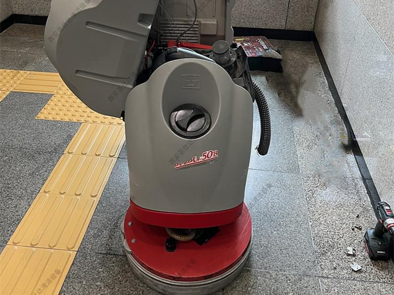 NEW Simpla 50 B 手推式洗地机维修更换吸水电机 (1)_副本.jpg