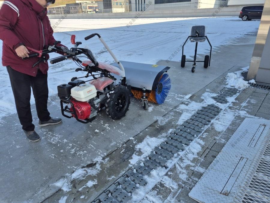手扶式掃雪機 (4).jpg