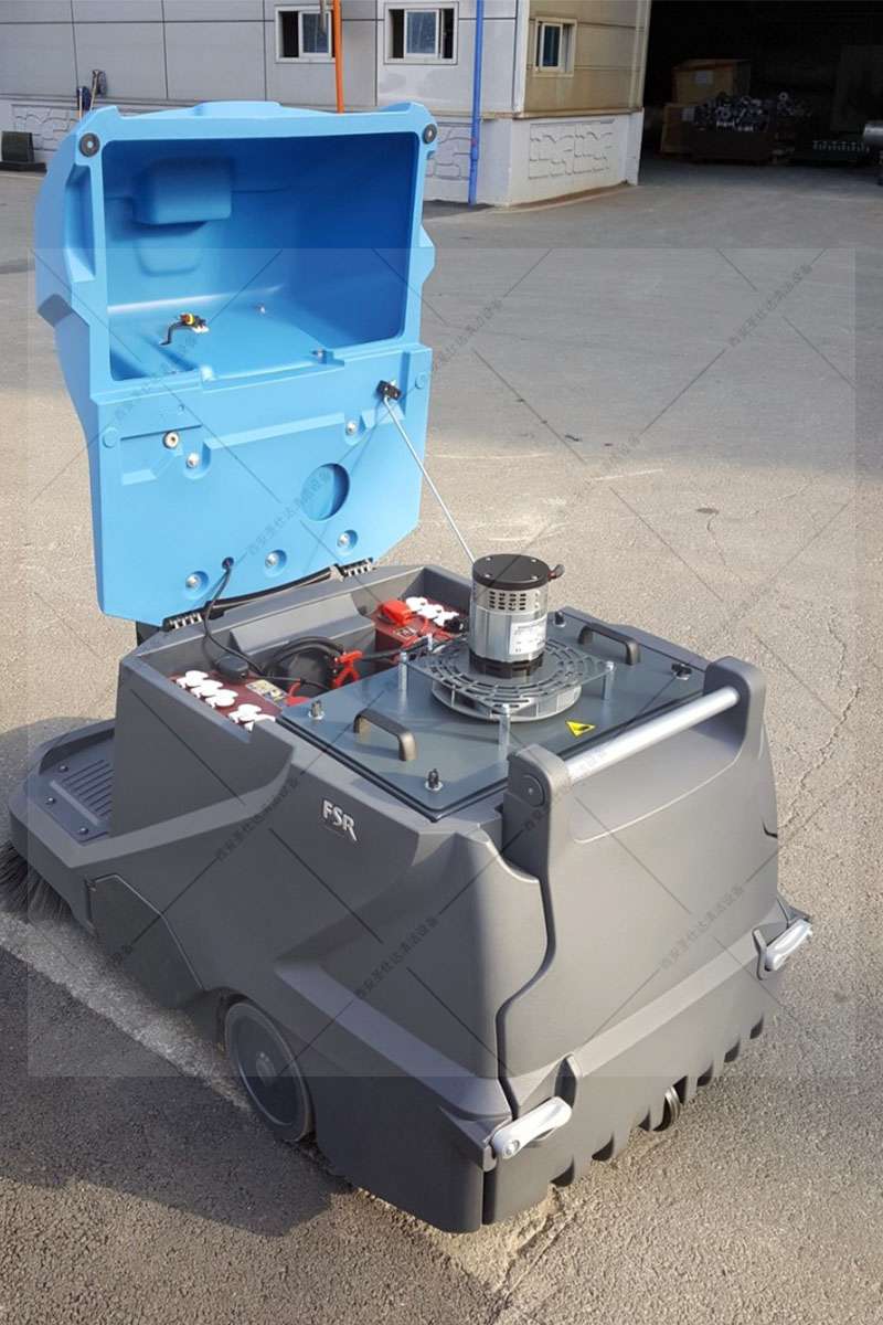 fimap飞默普驾驶式扫地车FSR B (13).jpg