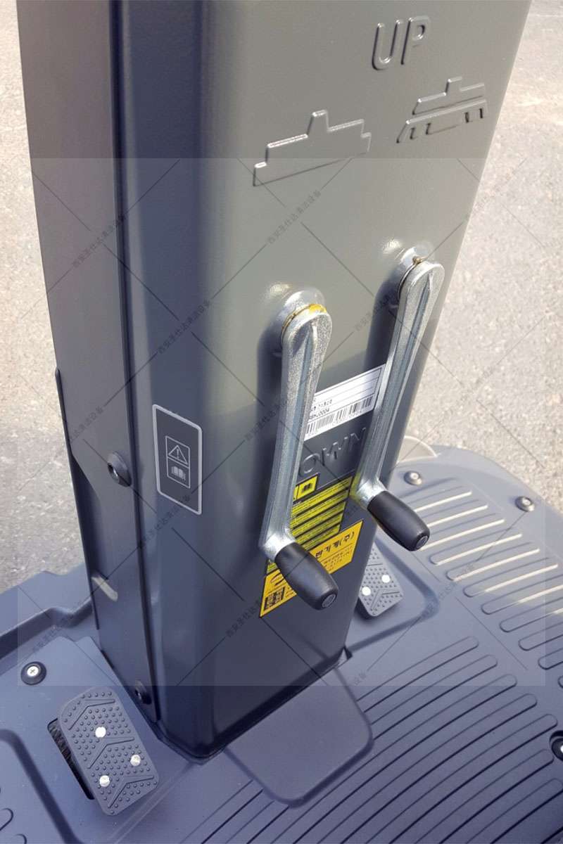 fimap飞默普驾驶式扫地车FSR B (14).jpg