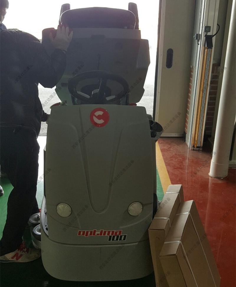 OPTIMA100B驾驶式洗地机4.jpg