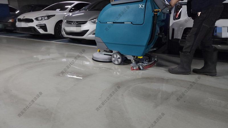 小区停车场手推式洗地机X7 (2).jpg