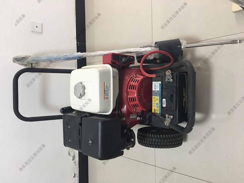 戶外汽油機驅(qū)動高壓清洗機 (1).JPG