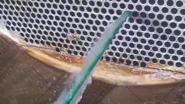 热电厂锅炉空预器高压水清洗机，用高压水射流冲洗空预器管束内集焦、积灰，提高了锅炉热效率.jpg