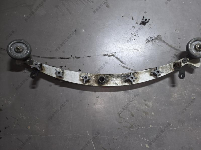 A12驾驶式洗地机更换管子胶条轮子 (2).jpg