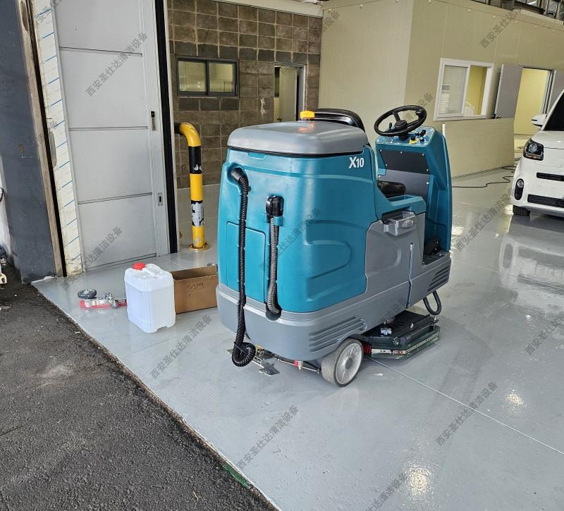 驾驶式洗地机X10 (1).jpg
