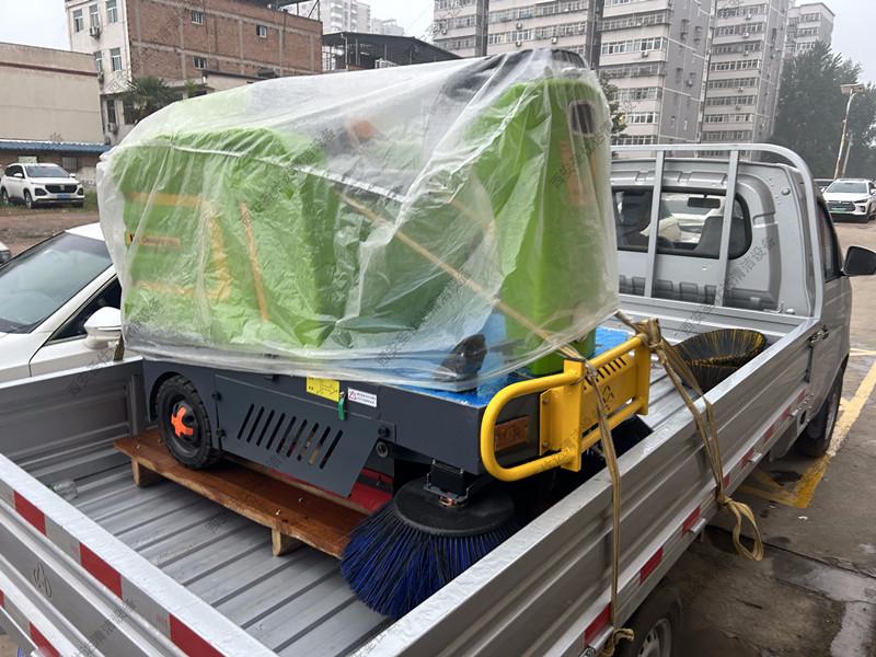 库房电动扫地车 (6).jpg