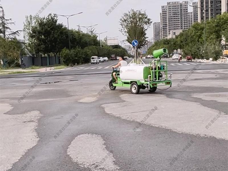 新能源灑水車交機 (7).jpg