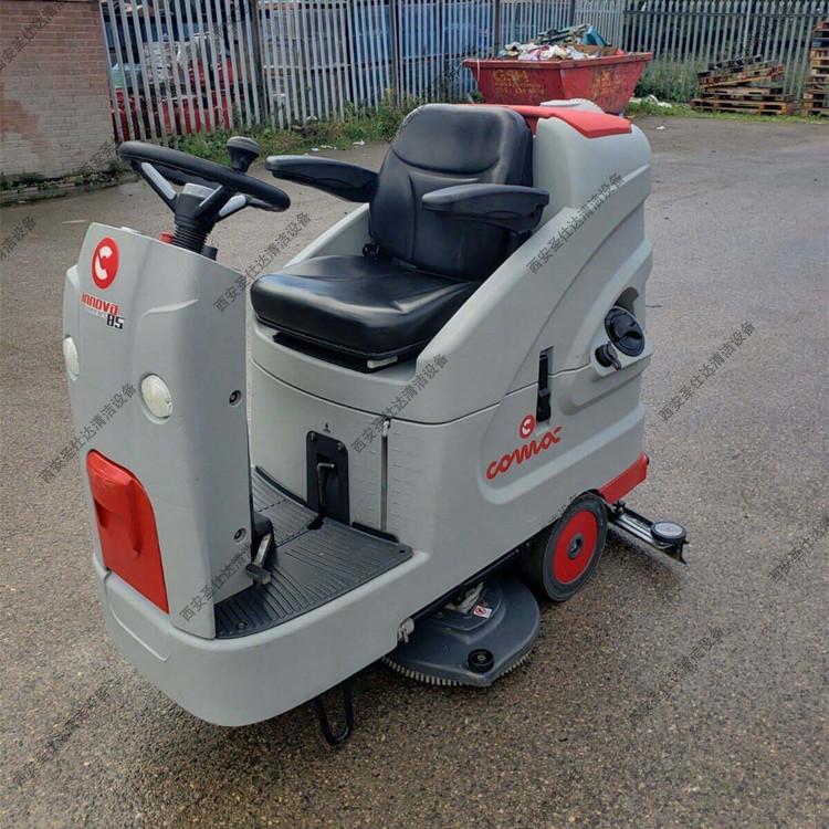 Innova Comfort 85B驾驶式洗地机 (2).jpg