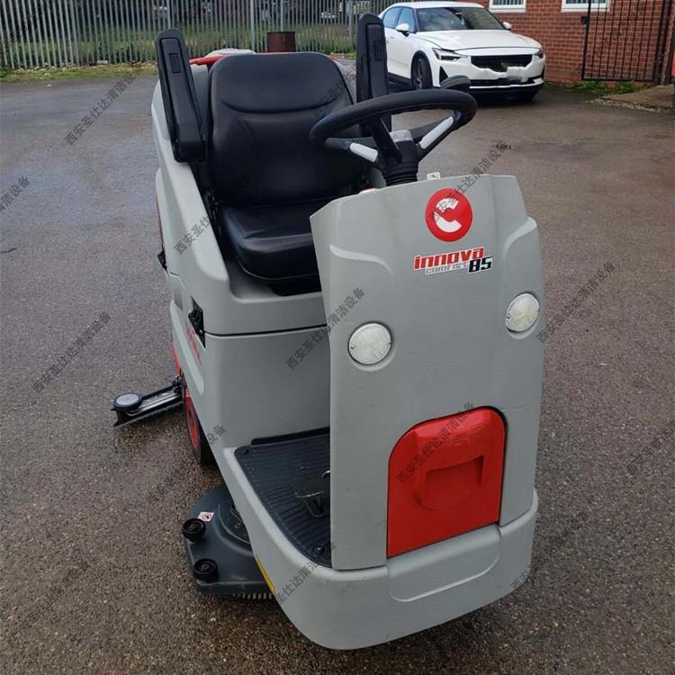 Innova Comfort 85B驾驶式洗地机 (3).jpg