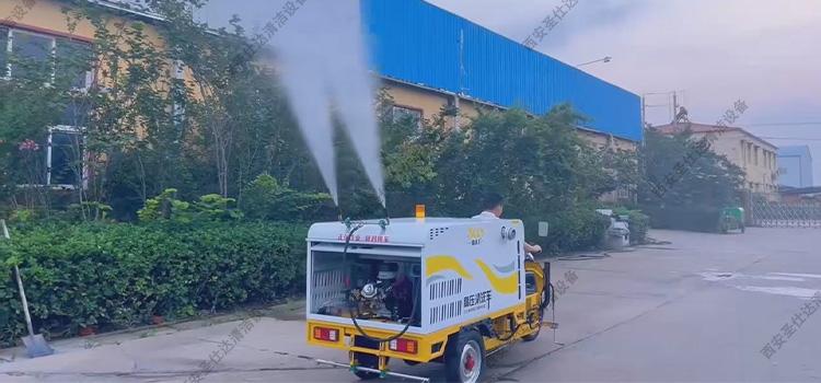 K7-B不锈钢700升高压清洗车喷雾.jpg