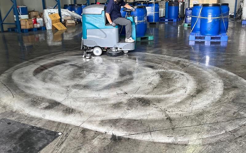 车间地面油污污垢驾驶式洗地机X9 (2).jpg