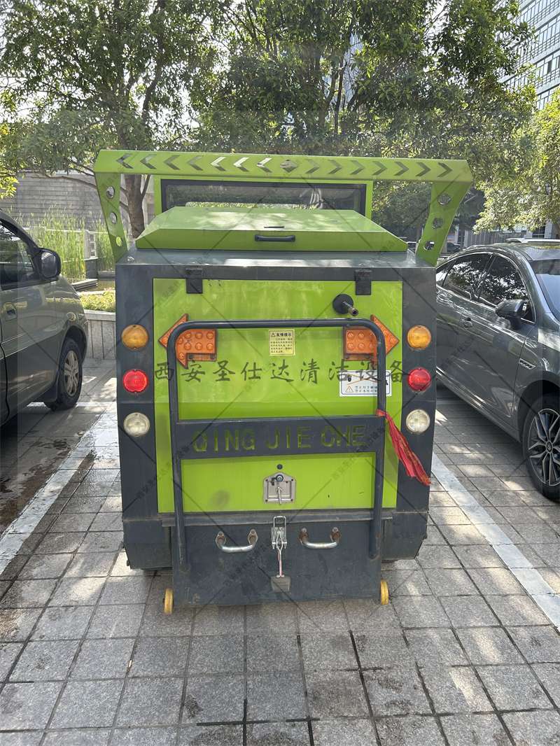 驾驶式扫地车维修保养06.jpg