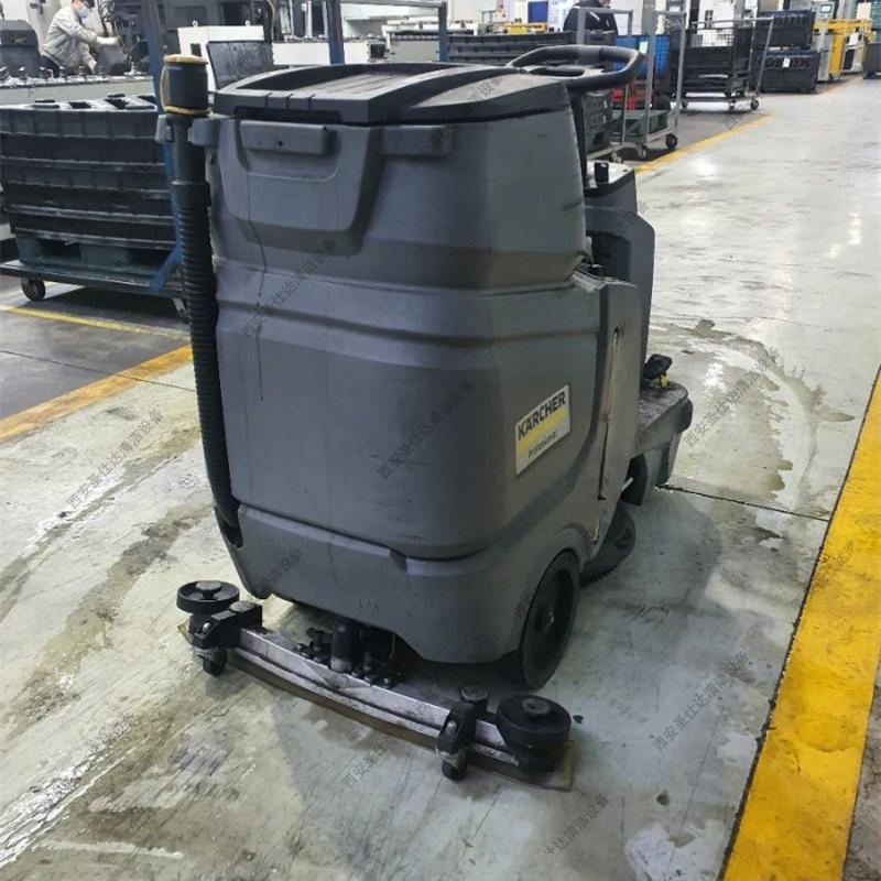 BD50-75R驾驶式洗地机维修更换胶条，维护电瓶 (1).jpg