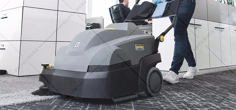 CVS 65-1 BP 手推式扫地机使用图2.jpg