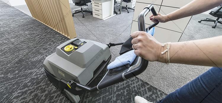 CVS 65-1 BP 手推式扫地机使用图.jpg