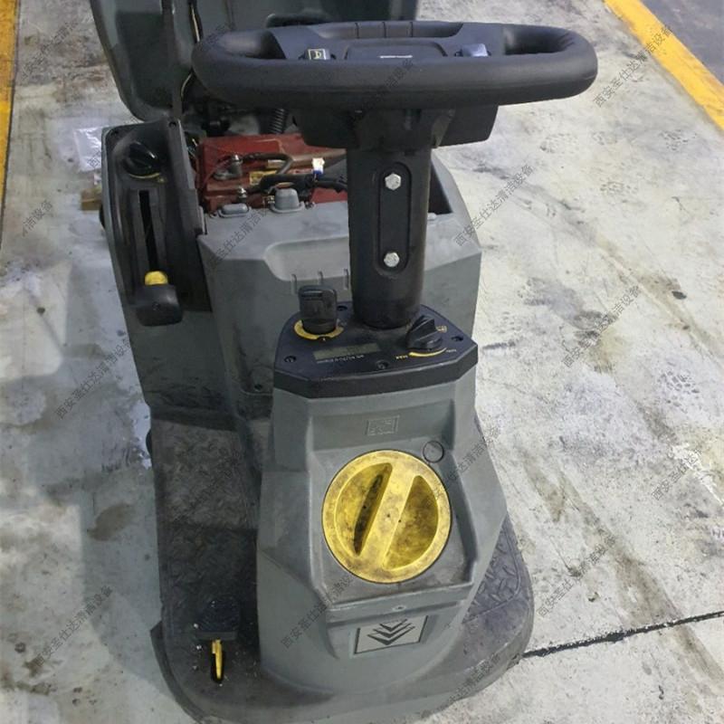 BD50-75R驾驶式洗地机维修更换胶条，维护电瓶 (8).jpg