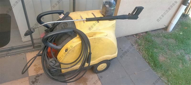 凯驰冷热水高压清洗机HDS558维修更换油泵 (4).jpg