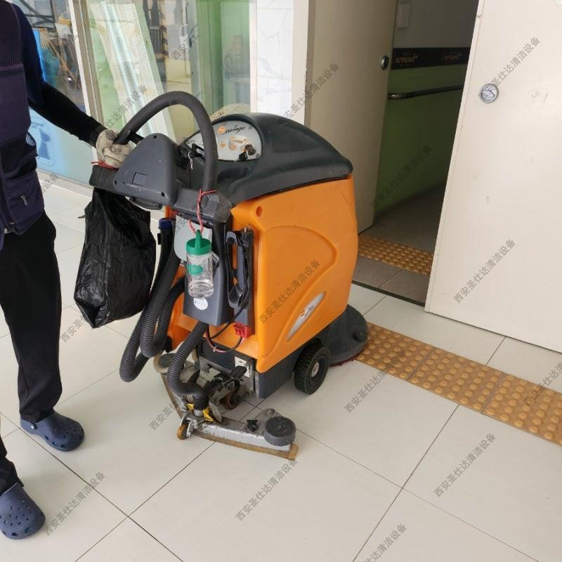 特洁 TASKI Swingo755B 全自动洗地机维修更换吸水电机 (1).jpg