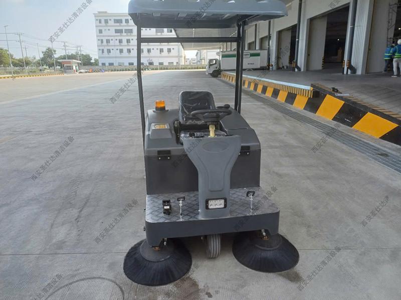 物流駕駛式掃地車 (1)_副本.jpg