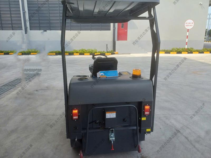 物流駕駛式掃地車 (3)_副本.jpg
