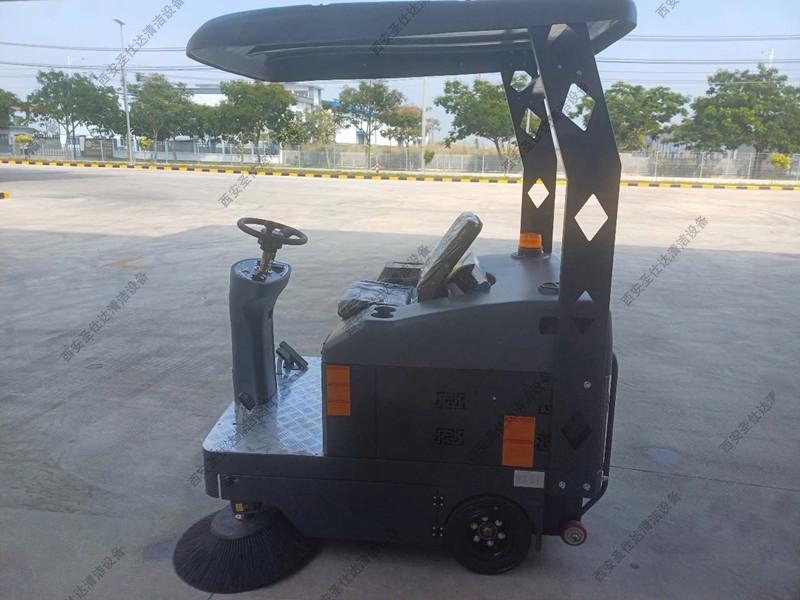 物流駕駛式掃地車 (2)_副本.jpg