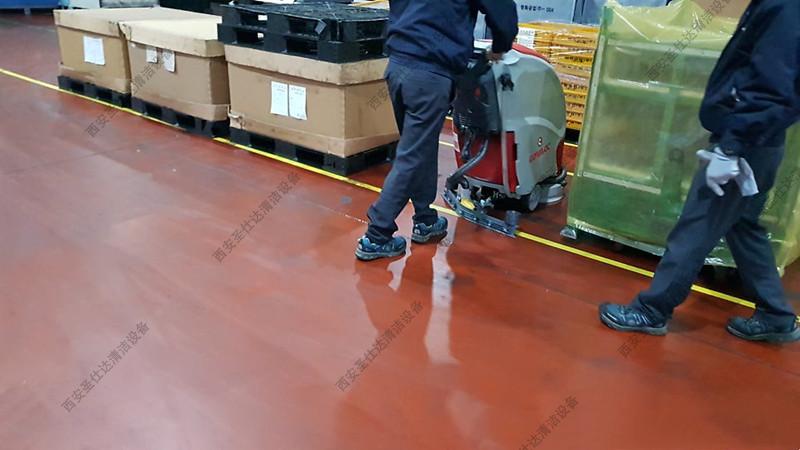 电器厂车间环氧地坪洗地机L20B (3).jpg