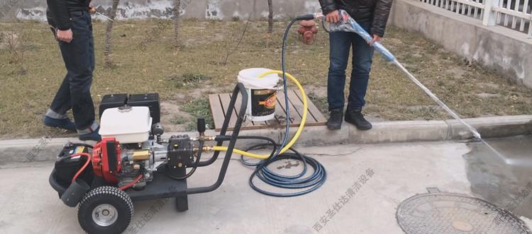 FAG汽油机驱动高压清洗机使用图 (2).jpg