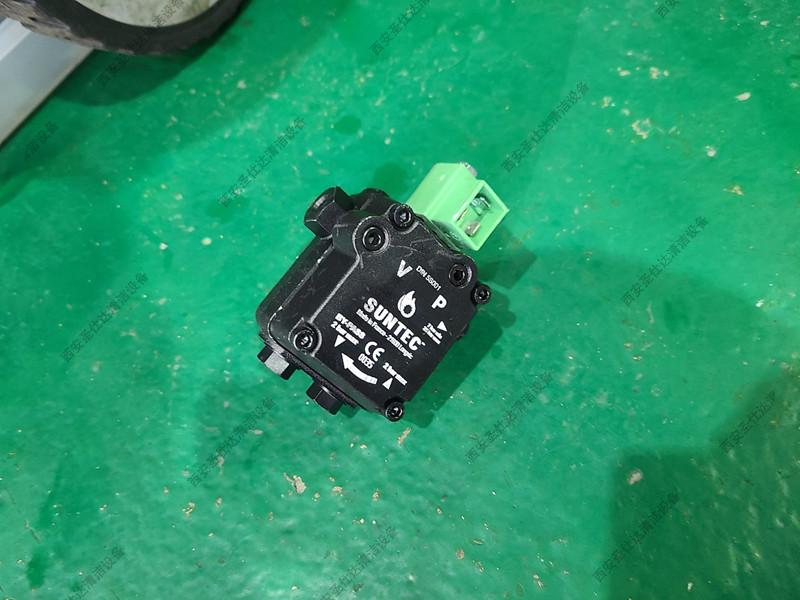 樂(lè)華冷熱水高壓清洗機(jī)HYPER L2018 LP維修更換點(diǎn)火電機(jī)，高壓包，油泵 (7)_副本.jpg