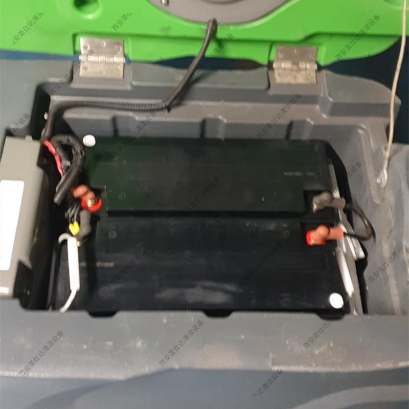 DQX6洗地机维修更换电池 (6).jpg