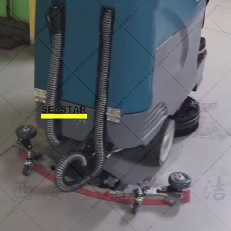 郑州停车场车库保洁驾驶式洗地车：高效、便捷、安全的清洁设备.jpg