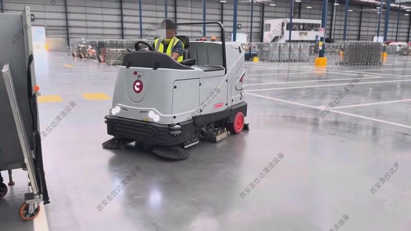 COMAC C120BS洗掃一體機 (2).jpg
