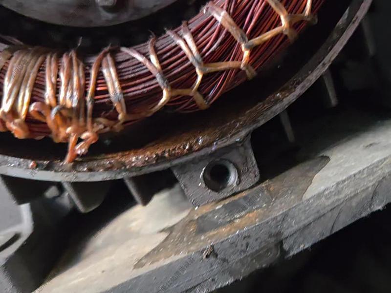 高压清洗机维修：电机断路器跳闸的原因及解决方法（含电机进水） (3).jpg