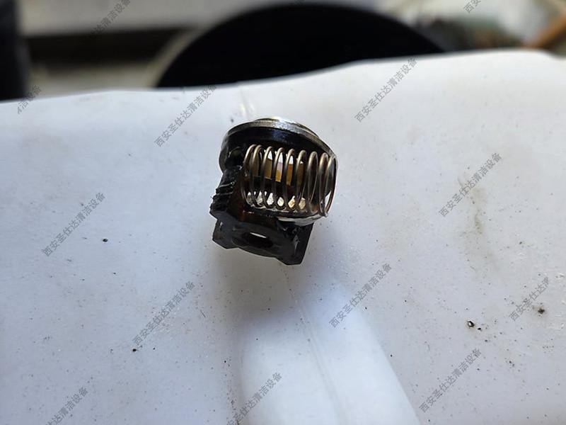 高压清洗机维修：电机断路器跳闸的原因及解决方法（含电机进水） (5).jpg