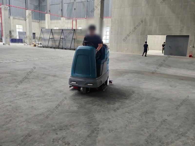 仓储物流中心驾驶式洗地车X12 (1).jpg
