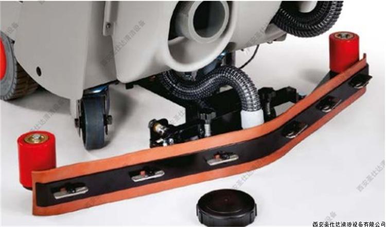 Omnia 26BT洗地机03.jpg