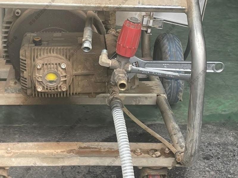 350公斤高压清洗机维修更换水封单向阀调压阀 (2).jpg