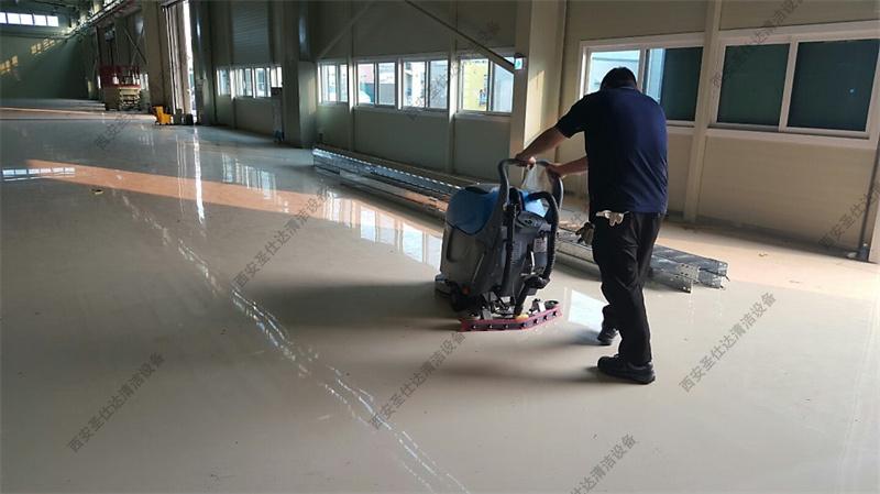 制药厂车间地面洗地机 (6).jpg