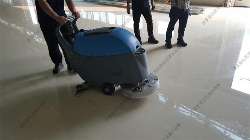 制药厂车间地面洗地机 (4).jpg