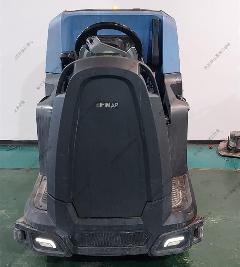 magna2017b驾驶式洗地机 (3).jpg