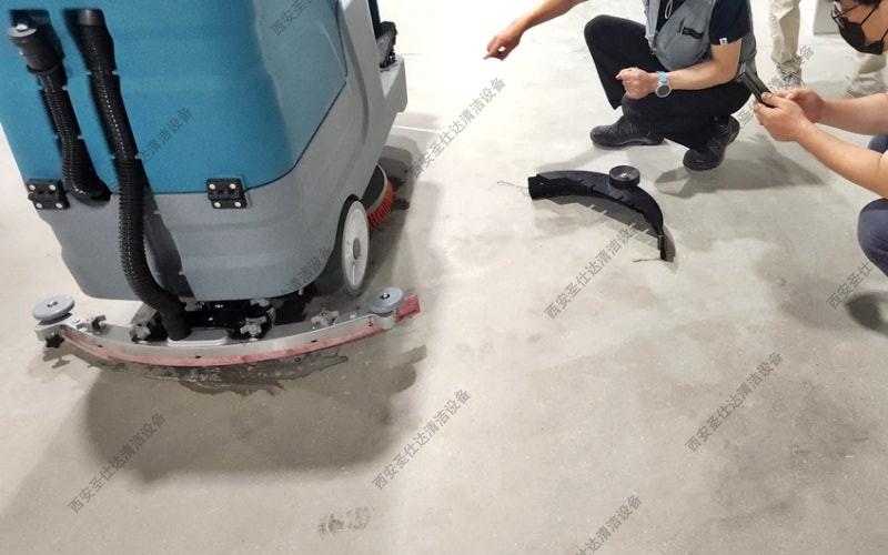 物流中心驾驶式洗地机 (4).jpg