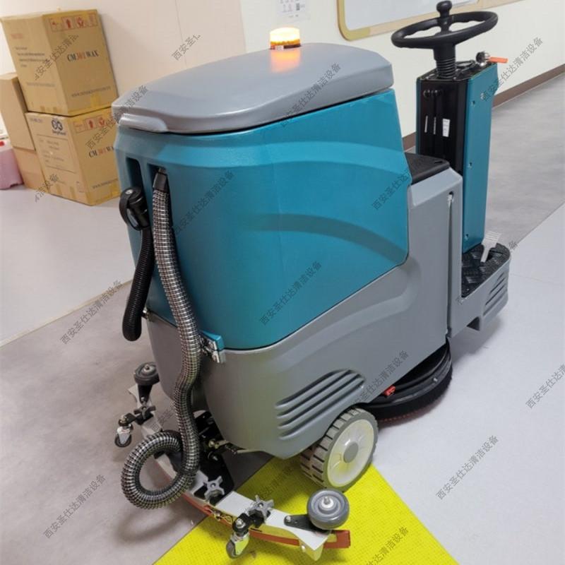 小学驾驶式洗地机 (1).jpg
