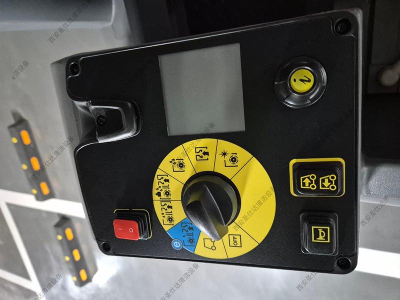 停車場地面清潔駕駛式洗地機BD90-160R (15).jpg