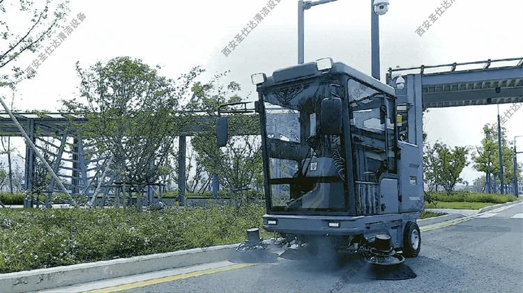 卡赫KM 210 180 R Classic Bp全封閉清掃車5.jpg